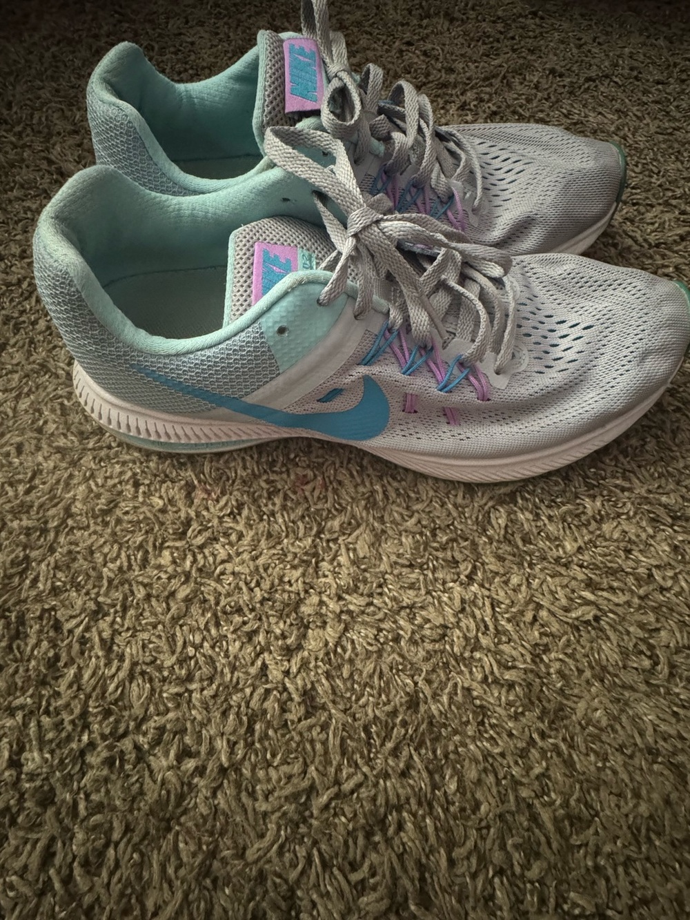 Nike Women's Light Gray and Teal Athletic Running Shoes